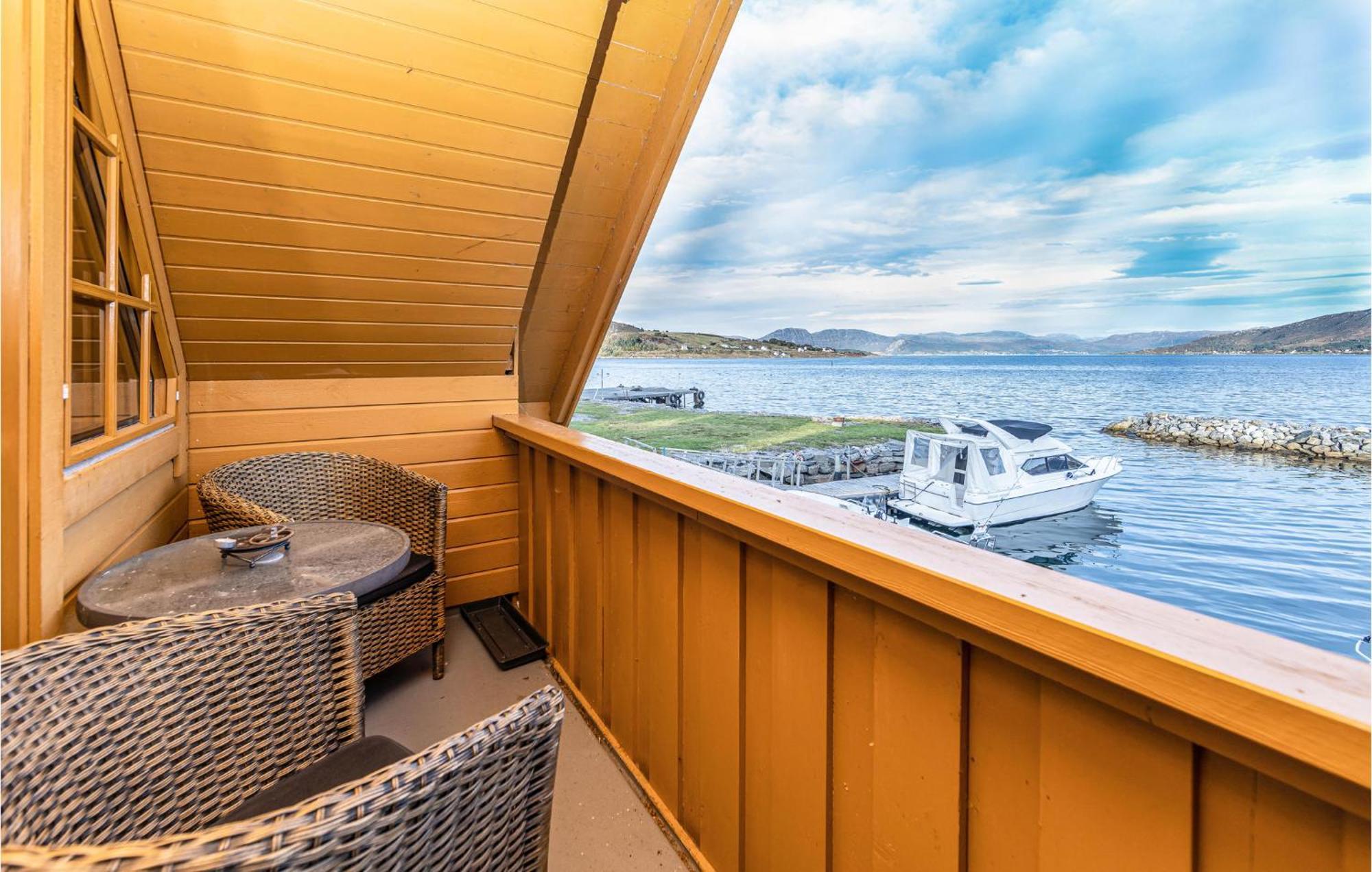 Awesome Home In Kvamsoy With Jacuzzi Sandvik  Exteriör bild