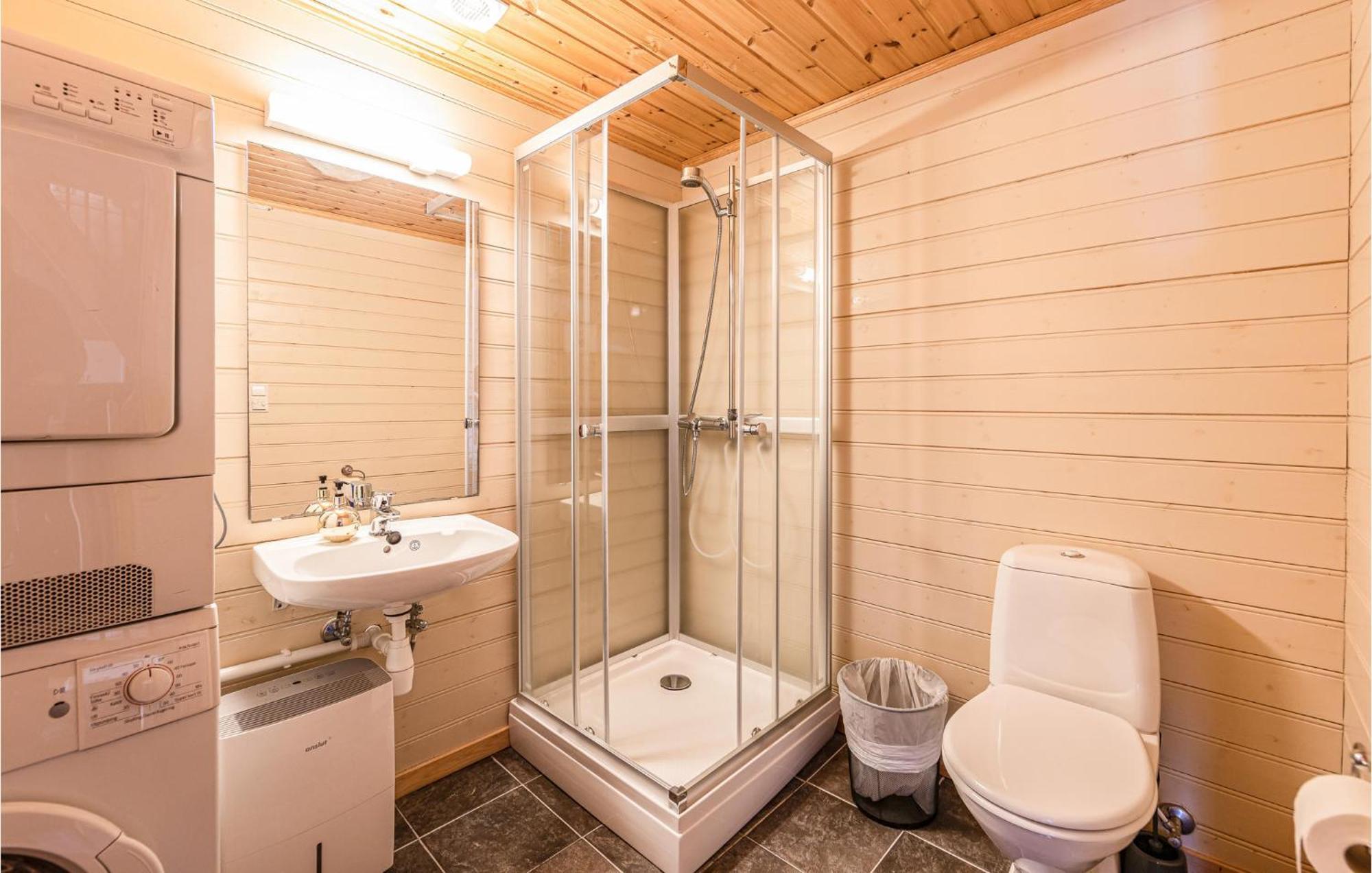 Awesome Home In Kvamsoy With Jacuzzi Sandvik  Exteriör bild